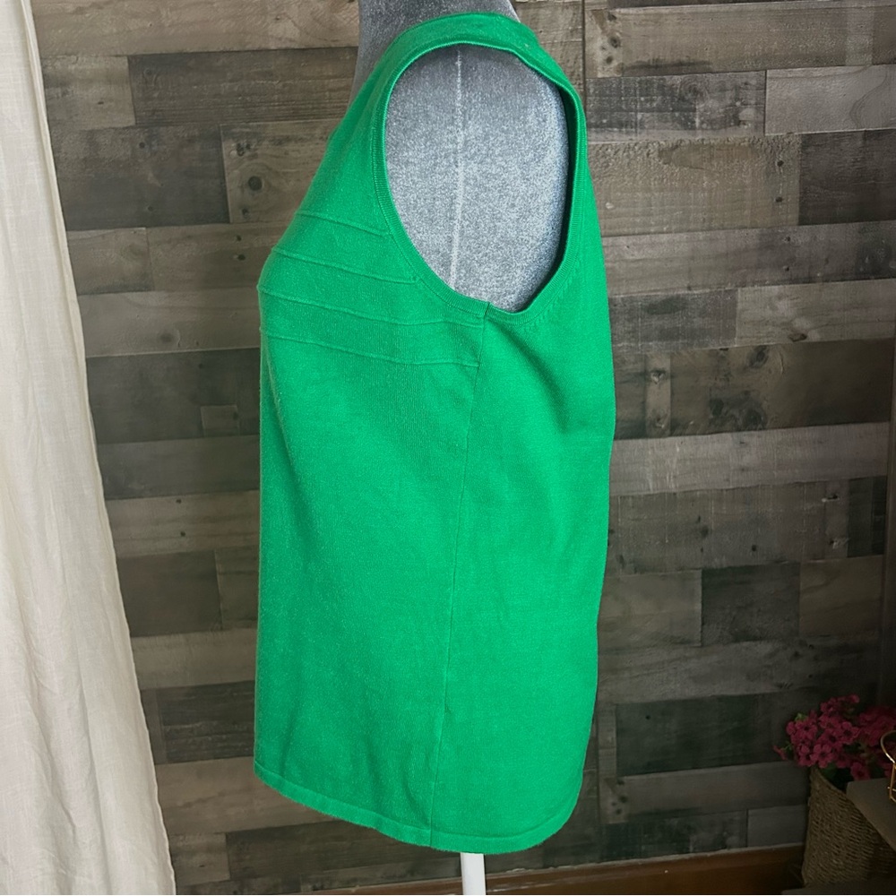 Cable & Gauge Green Tank Top - Picture 3 of 7